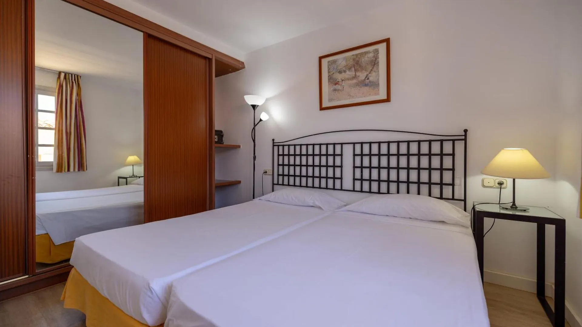 *** Aparthotel Fuentepark Apartments Corralejo Spain